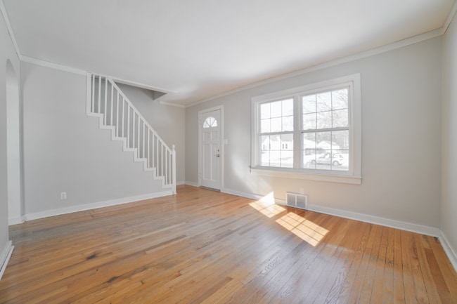 Building Photo - 225 Henderson St