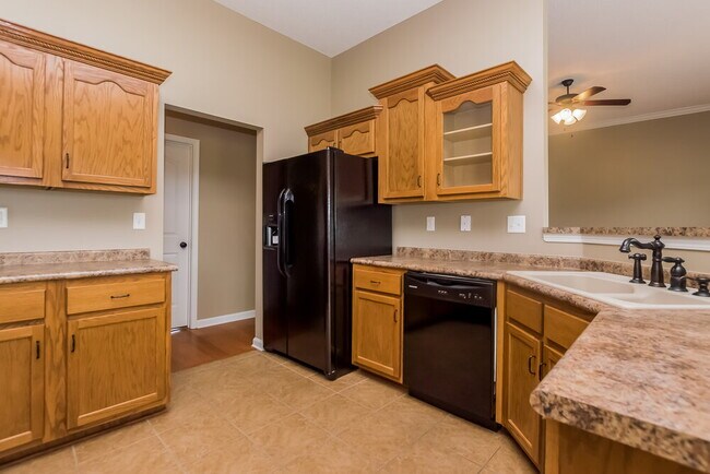 Foto del edificio - 8390 Pinnacle Dr