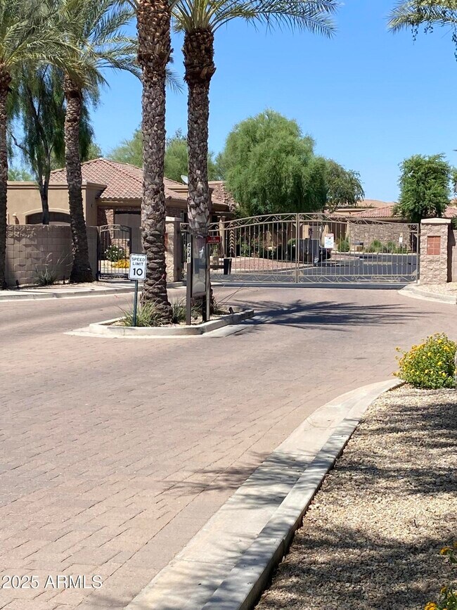 Foto del edificio - 4241 Pebble Creek Pkwy