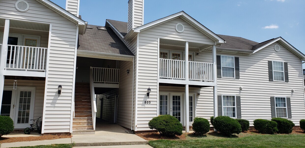 803 Moultrie Ct Unit E, Greensboro, NC 27409 Condo for Rent in