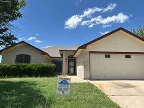 Building Photo - 4201 Aspen Dr