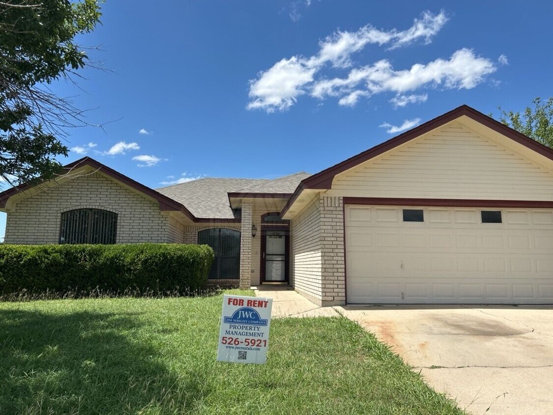 Primary Photo - 4201 Aspen Dr