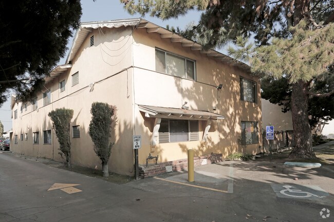 Building Photo - 9825-9835 Imperial Hwy