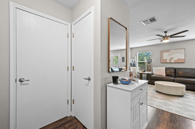 Foto del edificio - 1414 Strickland Dr