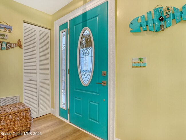 Foto del edificio - 8704 Hibiscus Ct