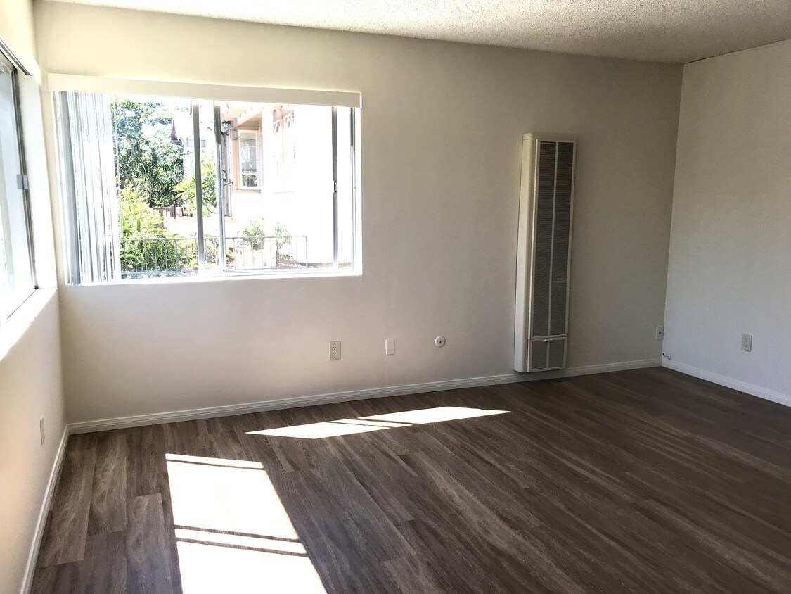 Foto principal - 1210 W Lewis St