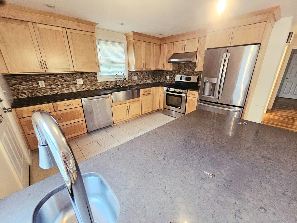 Primary Photo - 11 Rockland Pl