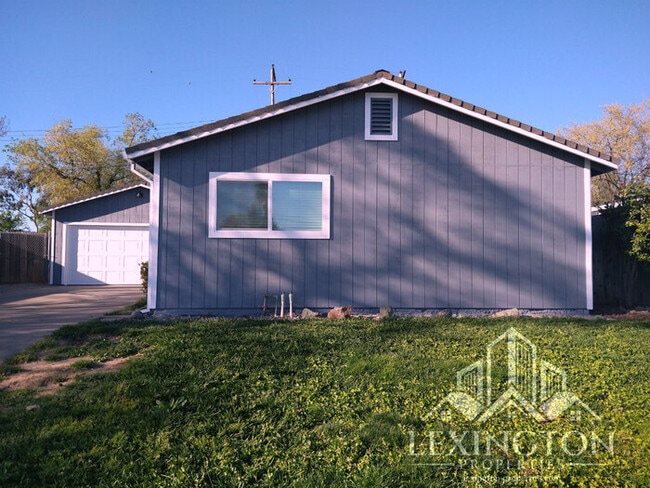 Building Photo - Beautifully Remodeled, Single-story, 3BD/2BA Home in Rio Linda near Babe Best Park!