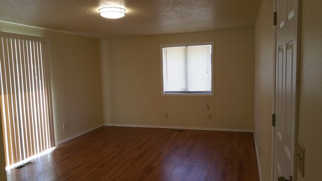 Foto del edificio - Beautiful 3 Bedroom, 2 bathroom House in Great Quiet Neighborhood.