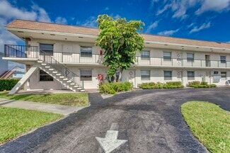 Building Photo - 227 Castlewood Dr