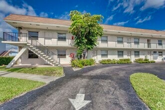 Building Photo - 227 Castlewood Dr