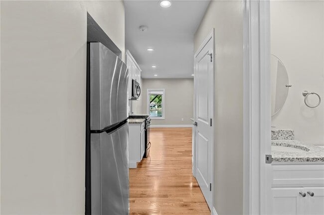 Building Photo - 376 Arnolds Neck Dr