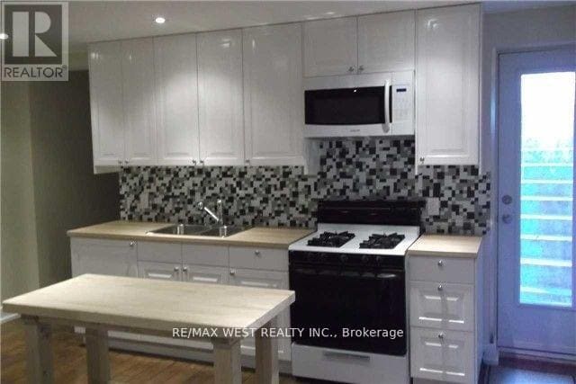 Building Photo - 111 Lippincott St