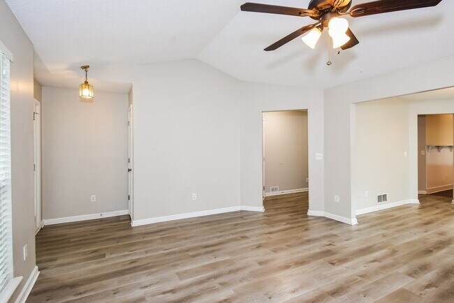 Foto del edificio - 4574 Grove Park Way NW