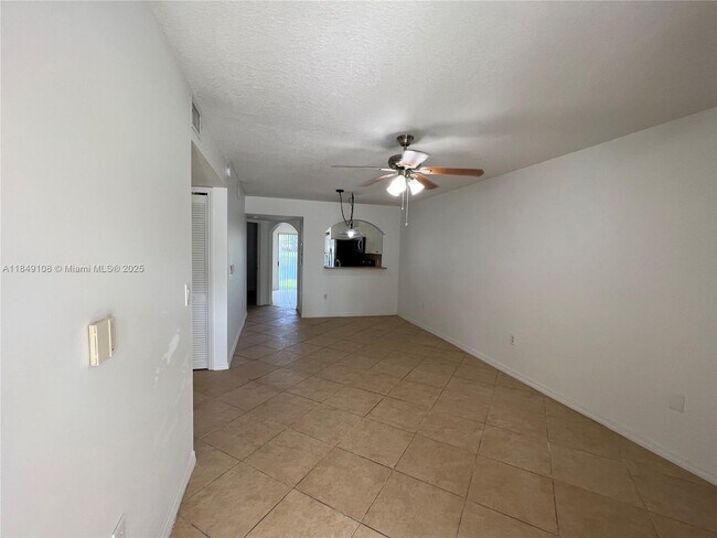Foto del edificio - 2921 SE 12th Rd