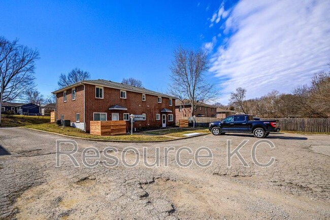 Building Photo - 800 NE 68th St