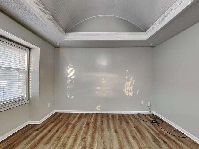 Foto del edificio - Charming 3BR Home for Rent in Pleasant Valley – Garage, Fenced Yard & Finished Basement