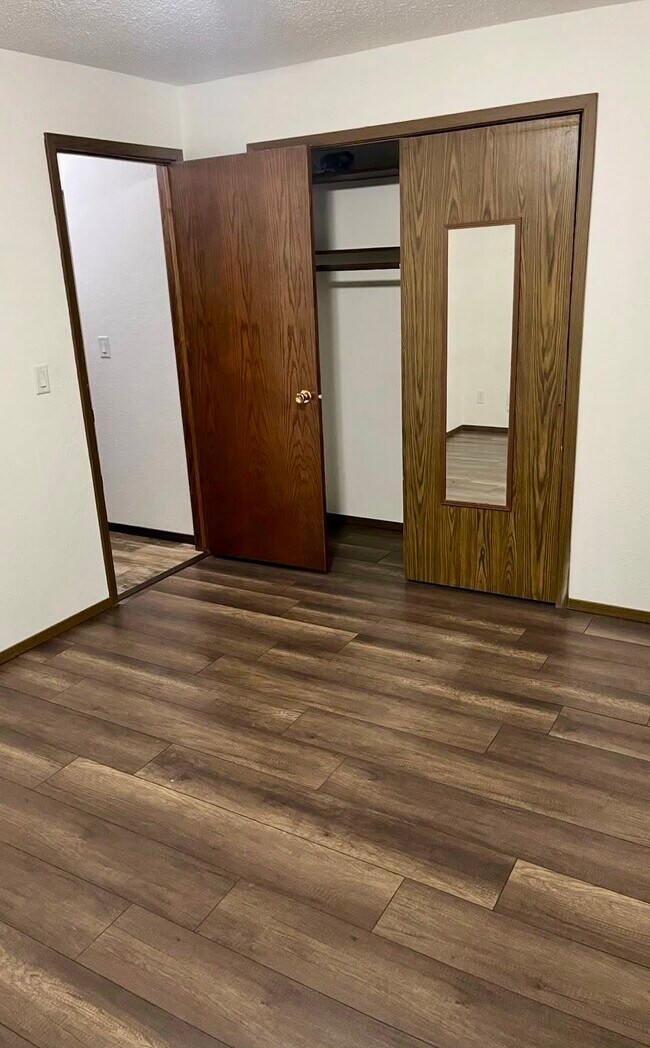 Dormitorio - 2985 Hales Mill Rd