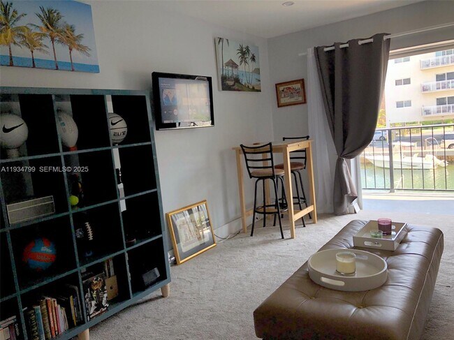 Foto del edificio - 3642 NE 171 St