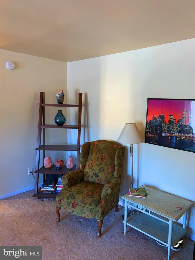Foto del edificio - 5470 Cedar Ln