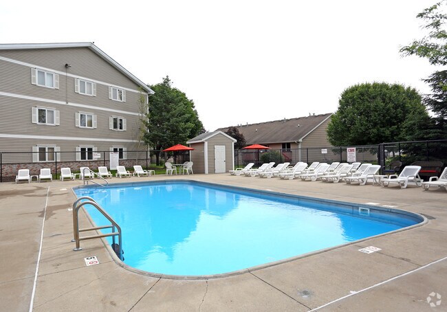 Piscina - Oakland Pointe