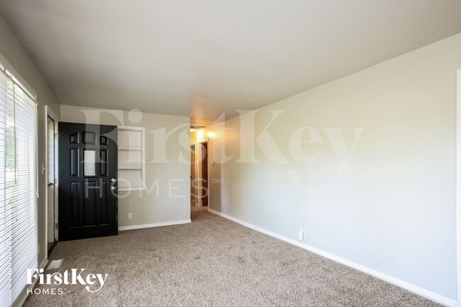 Building Photo - 505 Vista Dr