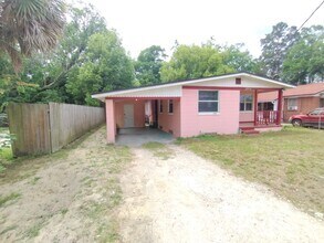 Building Photo - 3036 Saturn Ave