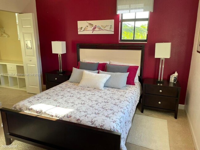 Building Photo - 4 br, 3.5 bath House - Garden Estates At T...