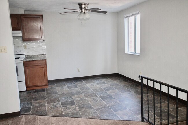 Building Photo - 185 Oak Manor Pl