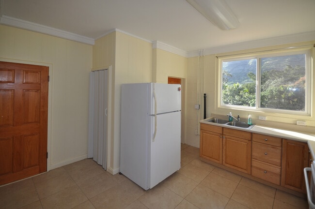 Building Photo - 2260 Waiomao Rd