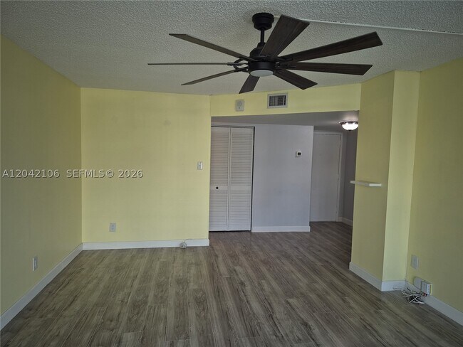 Foto del edificio - 16565 NE 26th Ave