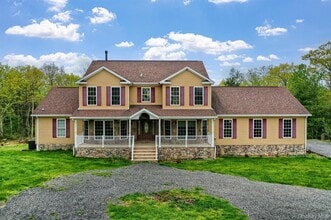 Building Photo - 67 Pine Lake Dr