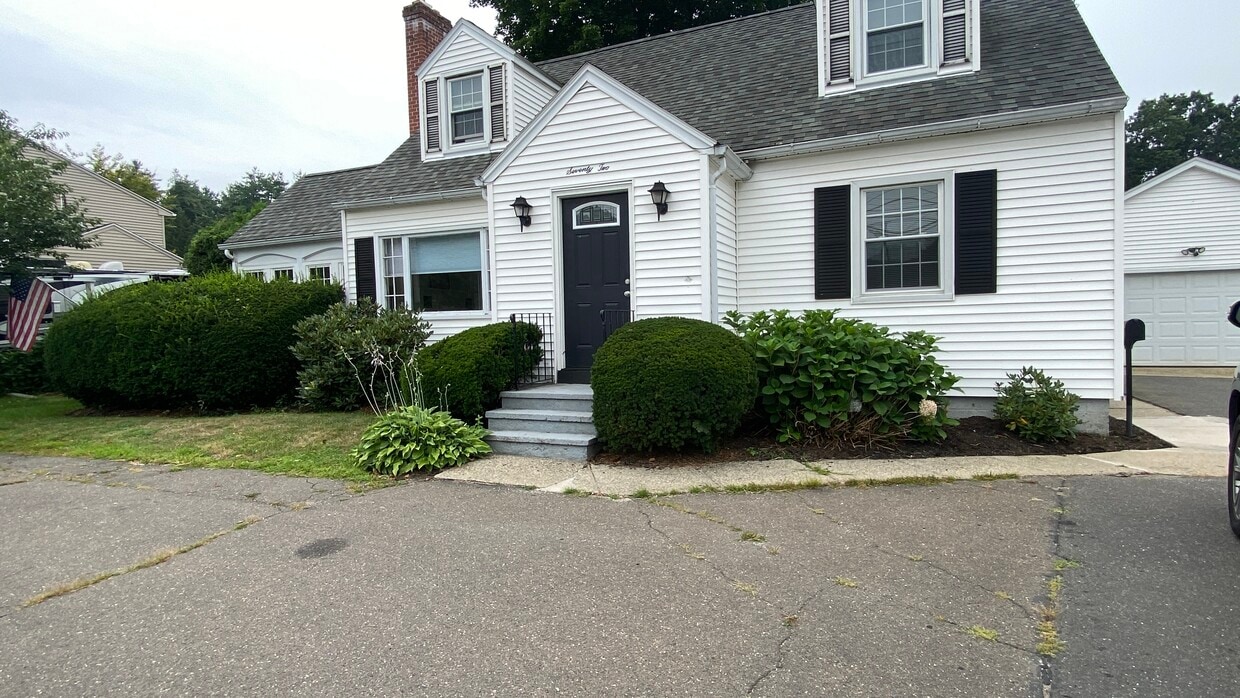 72 Holyoke St, Easthampton, MA 01027 House Rental in Easthampton, MA