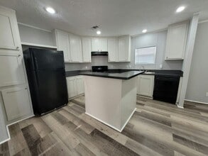 Building Photo - 2108 Greenbrier Village Pass