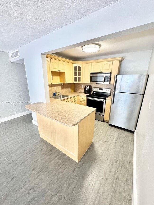 Foto del edificio - 10400 SW 108th Ave