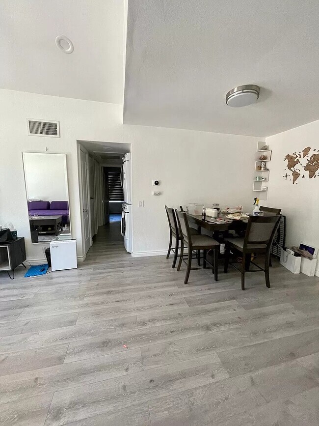 Foto del edificio - 22775 Lakeway Dr