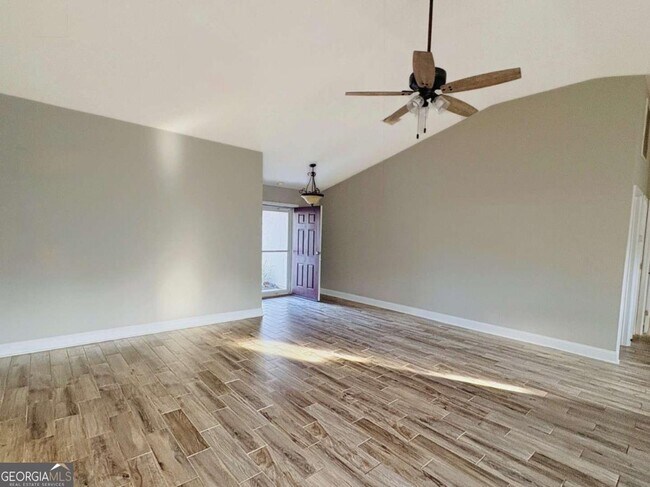 Building Photo - 108 Honeysuckle Rd