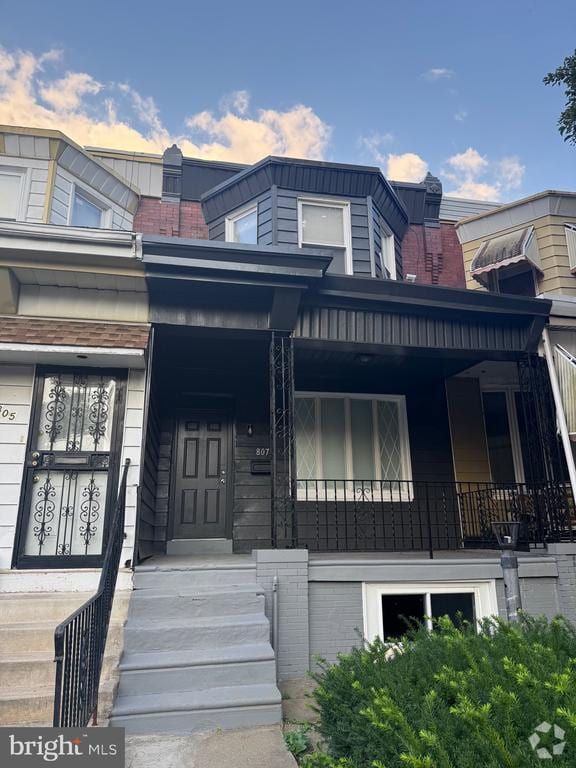 Building Photo - 807 S 57th St