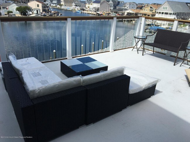 Foto del edificio - 1639 Bay Blvd