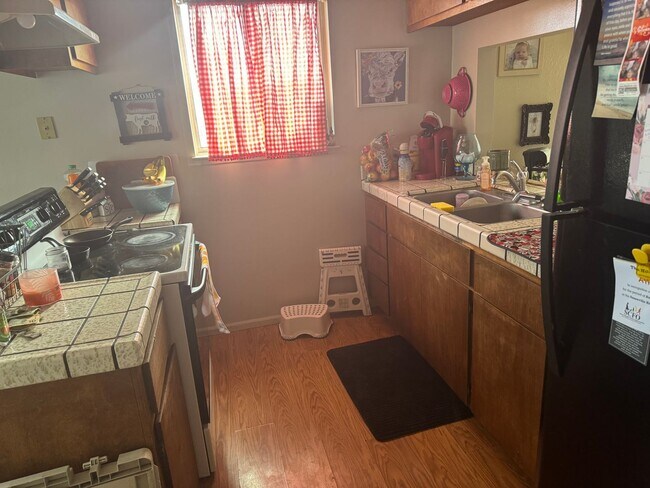 Foto del edificio - 1725 Sunkist Dr