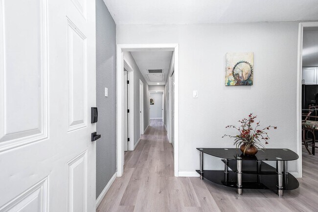 Foto del edificio - 4356 Phlox St