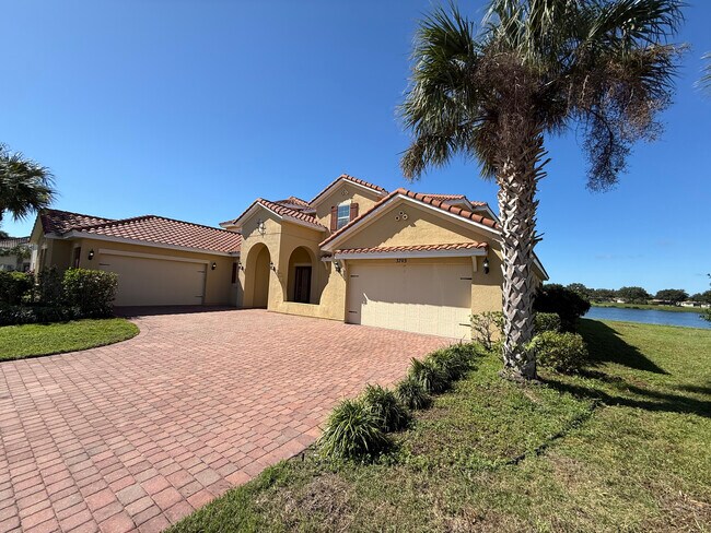 Foto del edificio - 3703 Dockside Dr