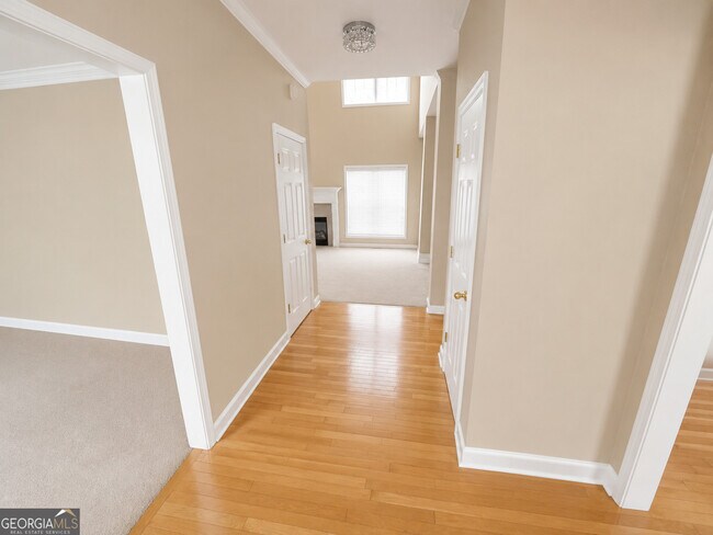 Foto del edificio - 825 Stone Glen Ct
