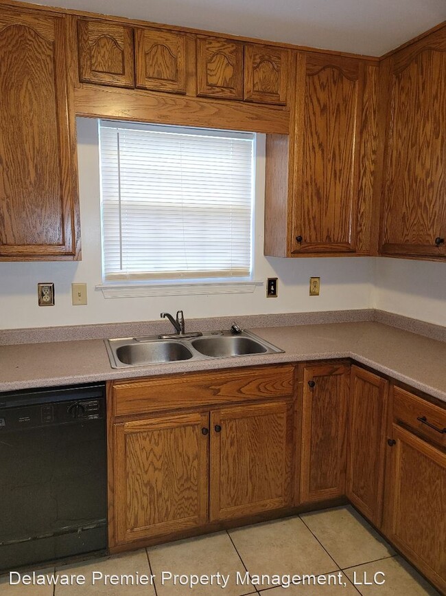 Building Photo - 3 br, 1 bath House - 1209 N Claymont St