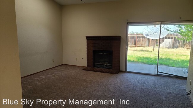 Building Photo - 3 br, 2 bath House - 1644 W Date Ave