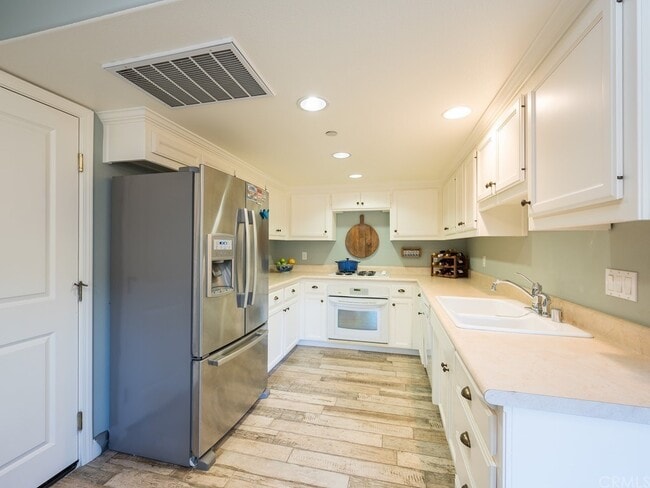 Building Photo - 252 Lucas Ln