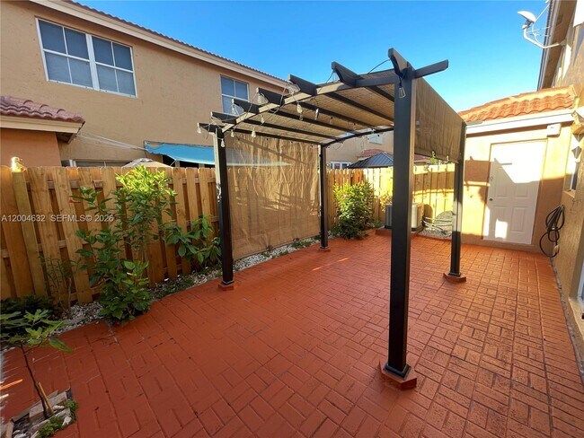 Foto del edificio - 8423 NW 138th Terrace