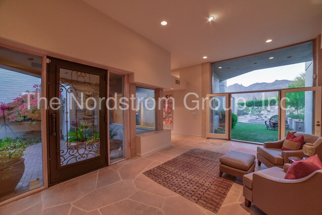 Building Photo - 5300 N Hacienda del Sol Rd