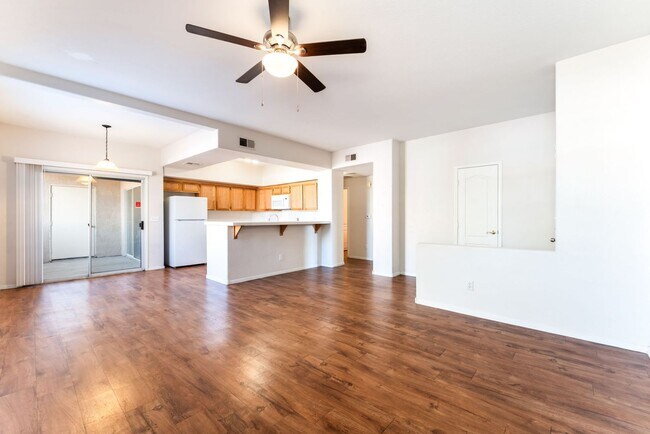 Foto del edificio - Spacious Updated 2-Bedroom Condo in Gated Community!