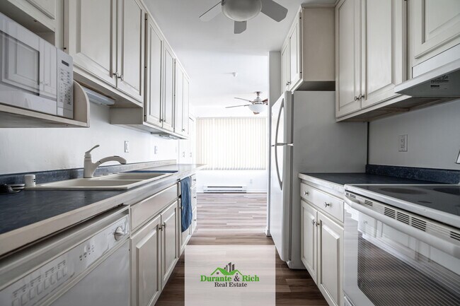 Foto del edificio - 10640 N Ivy Ct